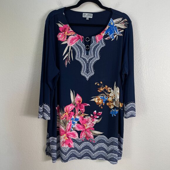 JM Collection Woman Plus 3X Floral Navy Tunic Top Embellished Neckline Shirt - Picture 8 of 12